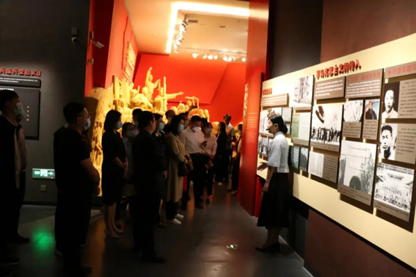 平?jīng)鲢垂军h委組織各支部開(kāi)展“重溫歷史、砥礪前行”(圖2)